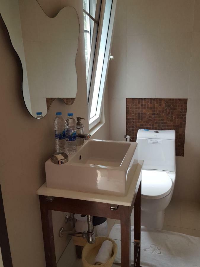 Karon Beach Apartment Sea View Buitenkant foto